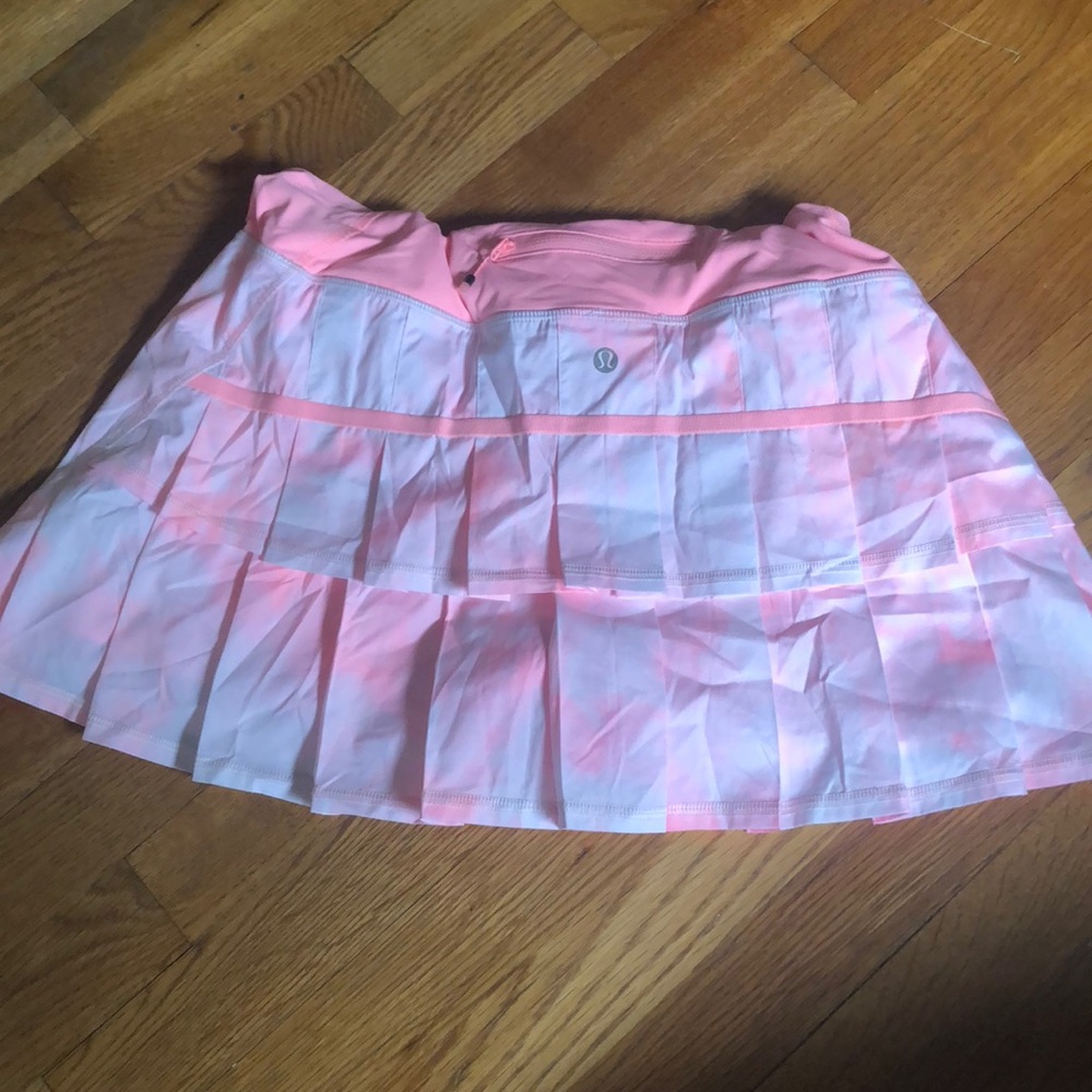 Lululemon pink and white skort